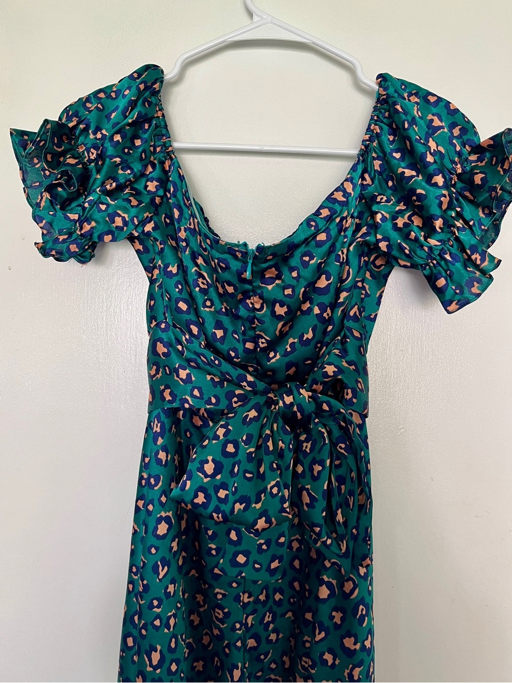 Hello Molly Off Shoulder Spiced Ginger Medley Maxi Dress in Green Leopard - Picture 11 of 16
